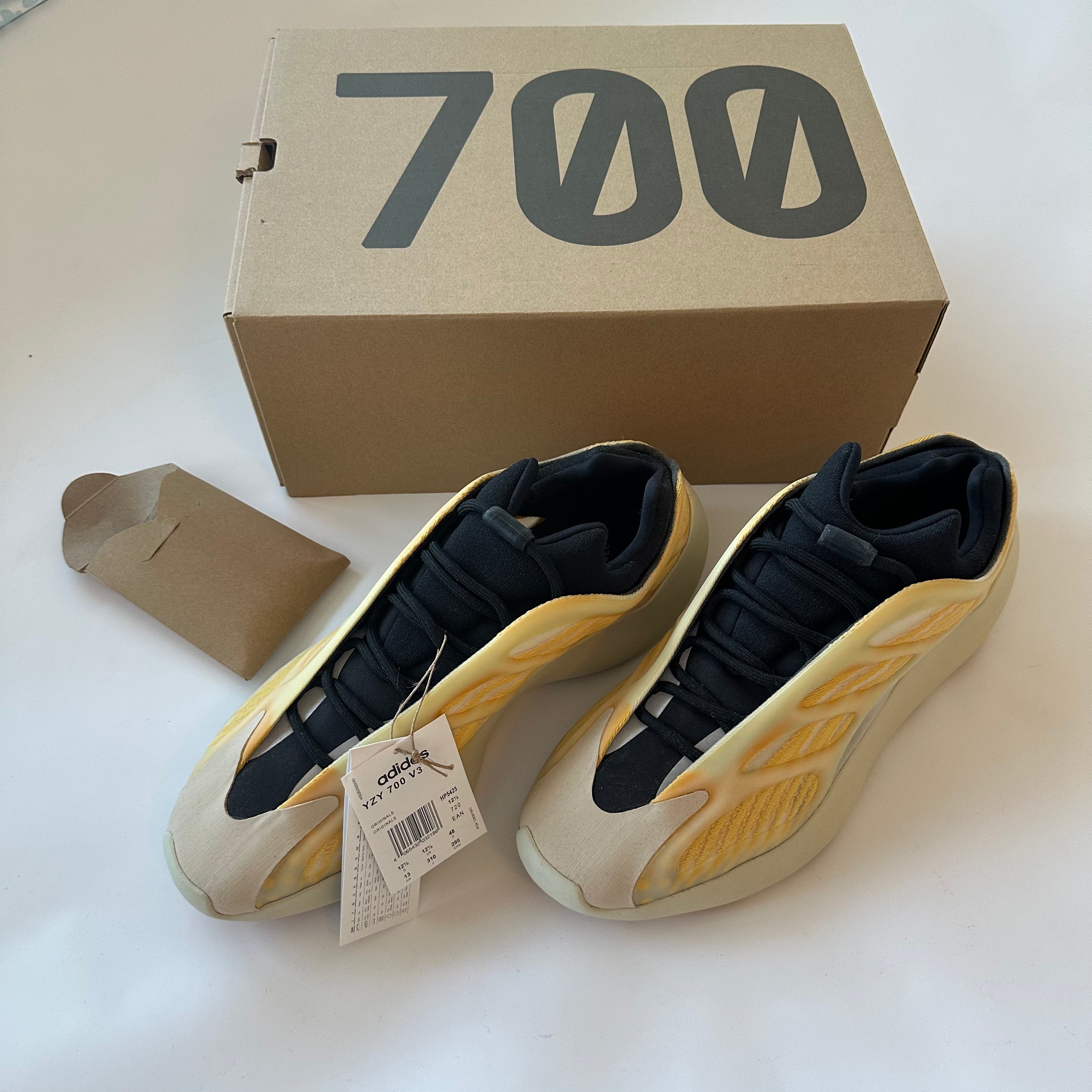 ADIDAS YEEZY 700 V3 "Mono Safflower" 48