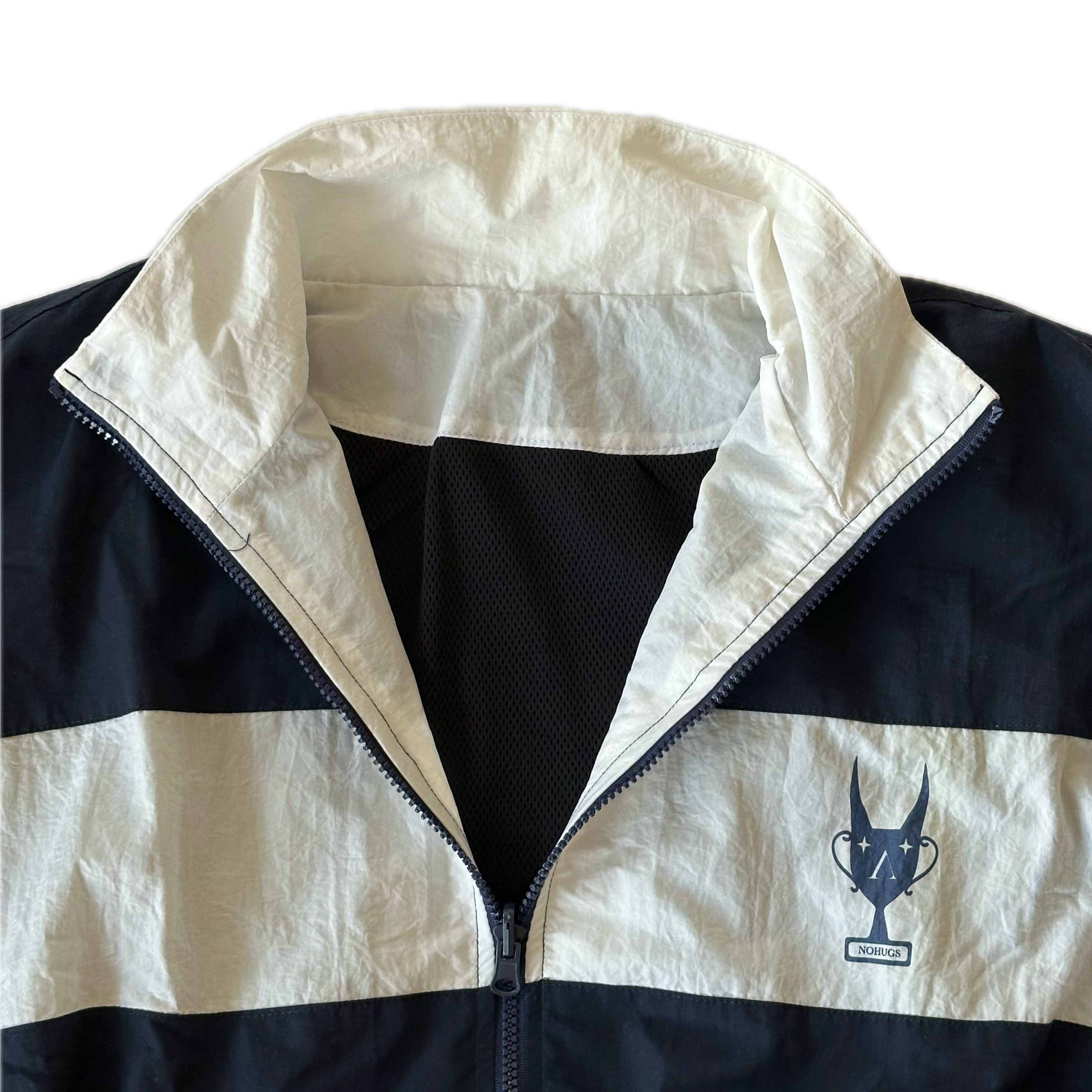 NO HUGS Reversible Windbreaker L