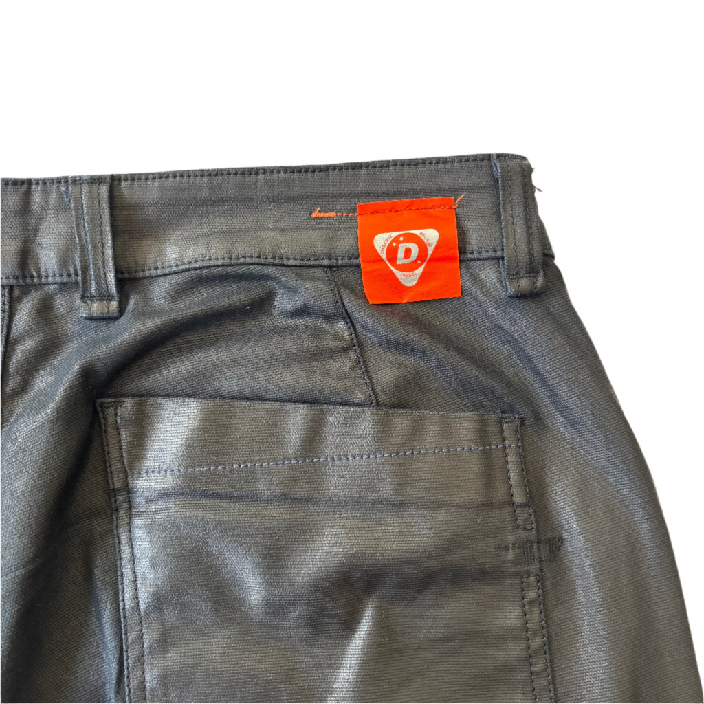 DIESEL Coated Cotton D-AZERR-Straight Jeans W33